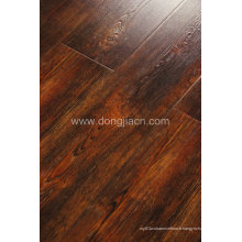 Plancher en stratifié couleur naturel et naturel en relief profond et lourd 14604